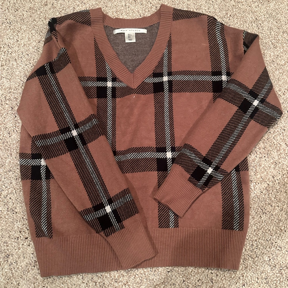 Tan/black sweater